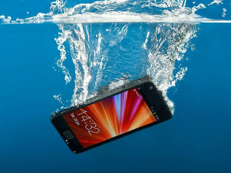 Telefon suya düşərsə nə etmək lazımdır?