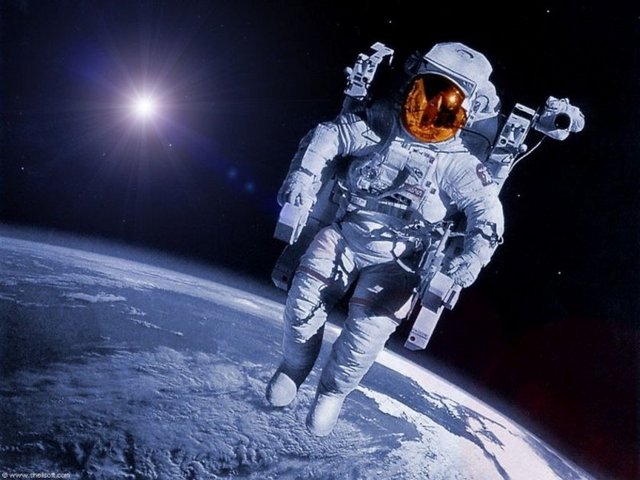 NASA açıqladı — İlk qadın Aya 2024-cü ildə enəcək
