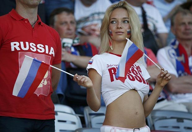 Britaniyalı futbolçulara rus qızlarına yaxınlaşmaq qadağan olundu