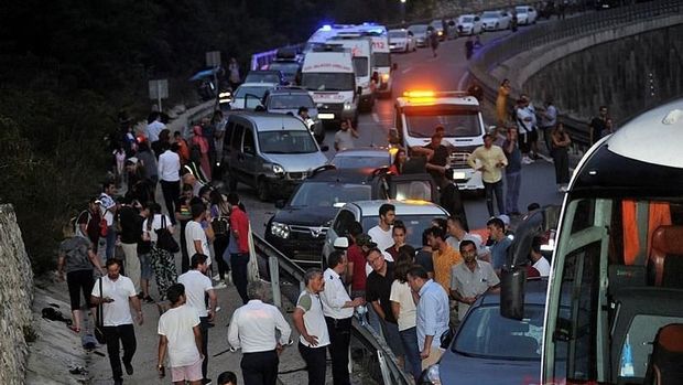 Türkiyədə 34 maşın toqquşdu, ölən var - VİDEO