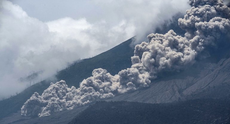 Qvatemalada vulkan püskürüb