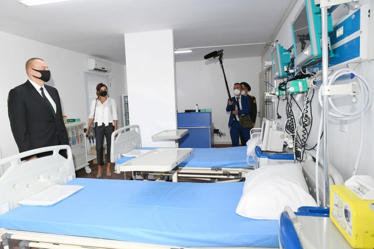 İlham Əliyev və Mehriban Əliyeva Bakıda modul tipli hospitalın açılışında - YENİLƏNİB + FOTO/VİDEO