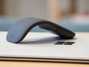 “Microsoft” elastik “maus” və qeyri-adi klaviatura təqdim edib