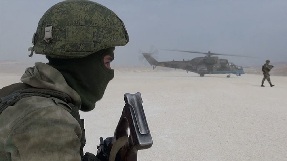 Rusiya ordusu ABŞ-ın Suriyadakı bazasına yerləşdi - VİDEO