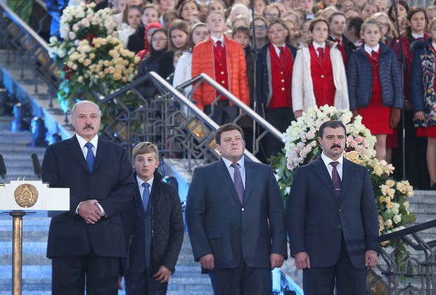 Lukaşenko oğluna vəzifə verdi