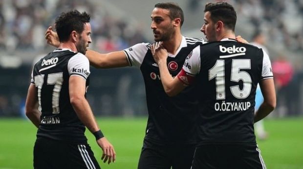 Türkiyəli ulduz futbolçu “Beşiktaş”a qayıdır