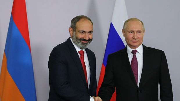 Putin və Paşinyan Ermənistanda AES inşasını müzakirə edir
