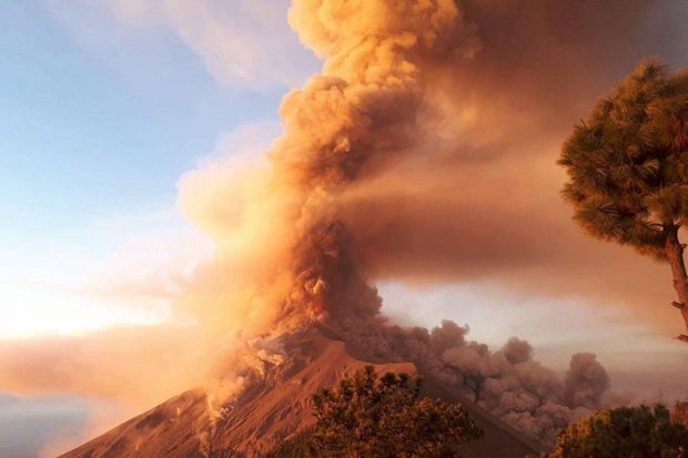 Qvatemalada Fueqo vulkanı fəallaşıb – VİDEO